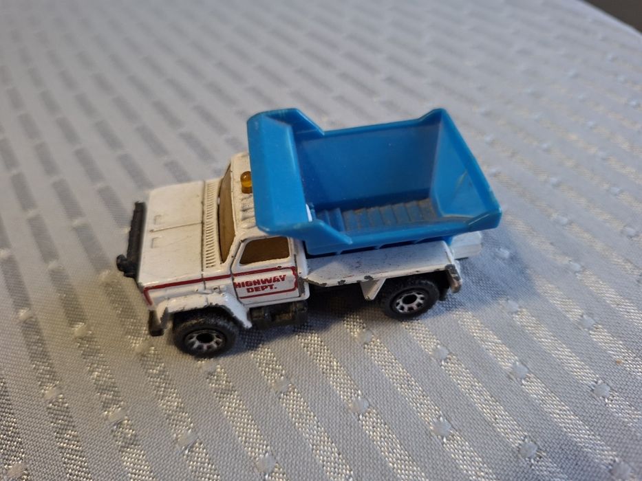 Matchbox model samochodu skala 1:64