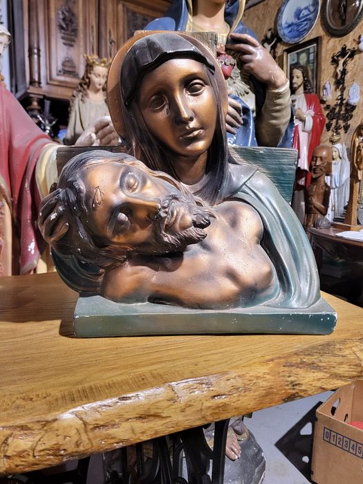 Pieta Matka Boża Pan Jezus Maryja popiersie