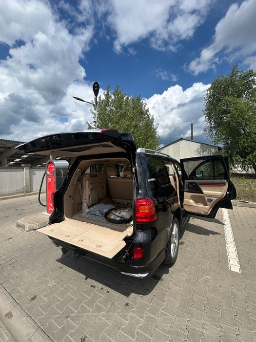 Крузак в продаже тоуота 200