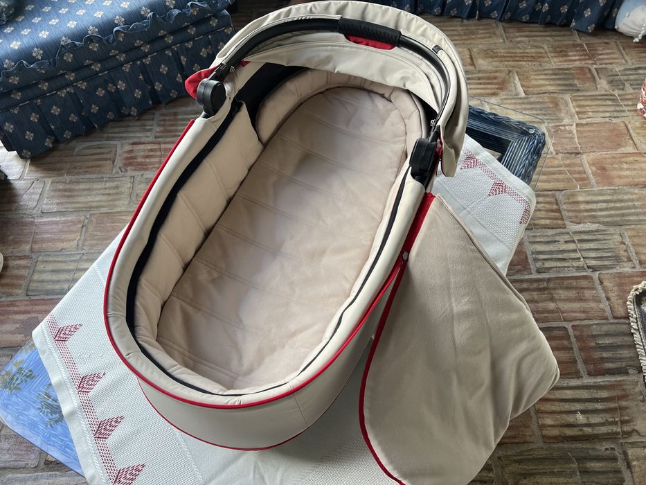 Cybex Alcofa Lux Priam Scuderia Ferrari Silver Grey