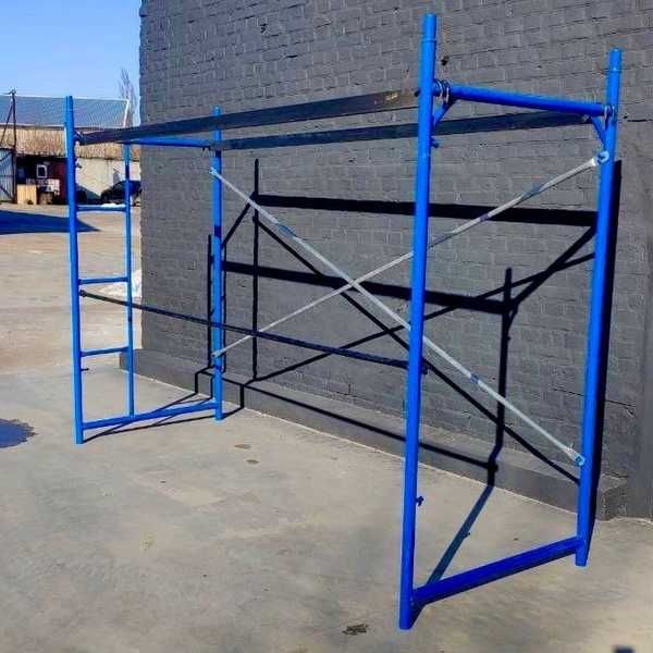 Риштовка. Ліса. Вишки тури. Риштування будівельне. Леса строительные.