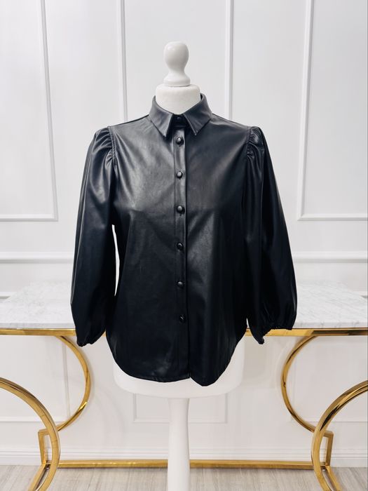 Elegancka czarna koszula na guziki rozmiar 36