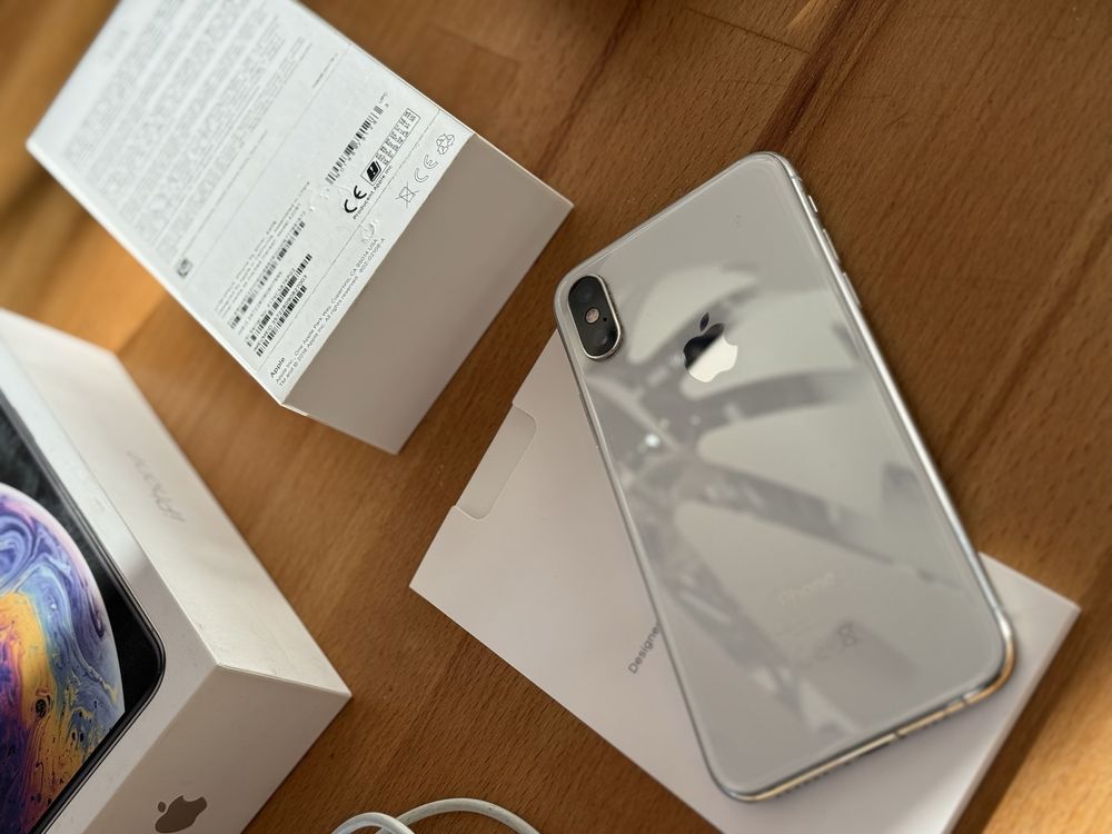 iPhone XS 64 GB - Silver (srebrny) ZESTAW + dwie obudowy