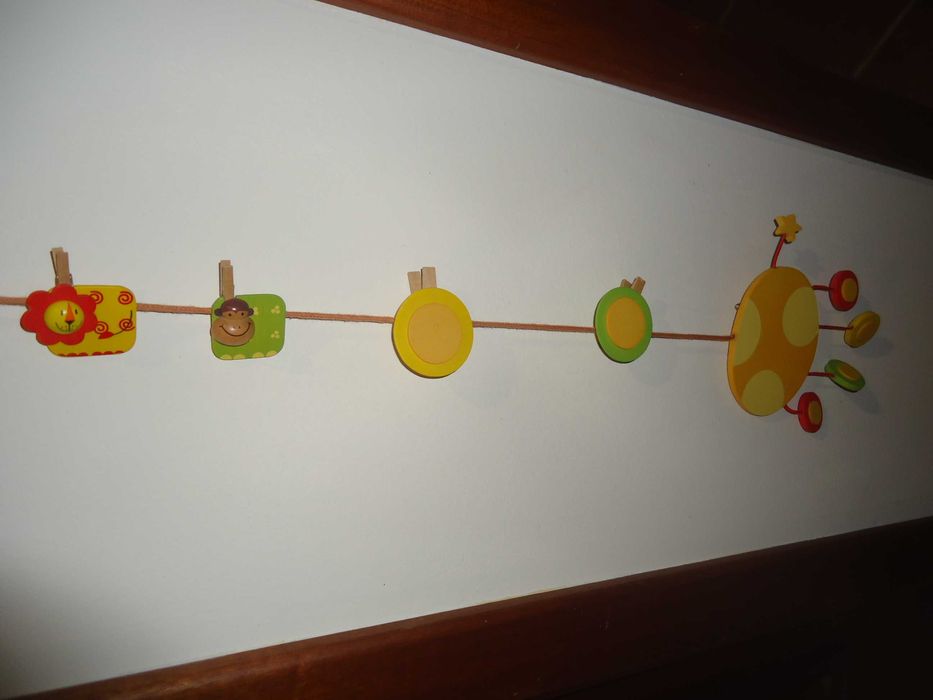 Girafa em madeira - Medidor de altura para criança