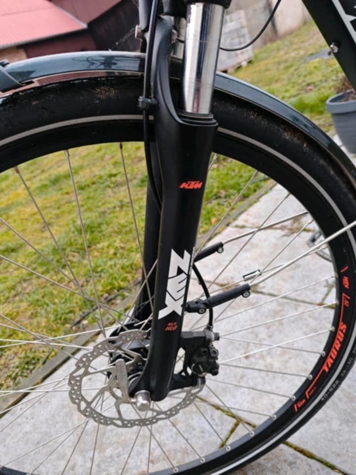 Rower KTM Avenza Disc rower treningowy koła 28 rama 51cm
KTM Avenza Di