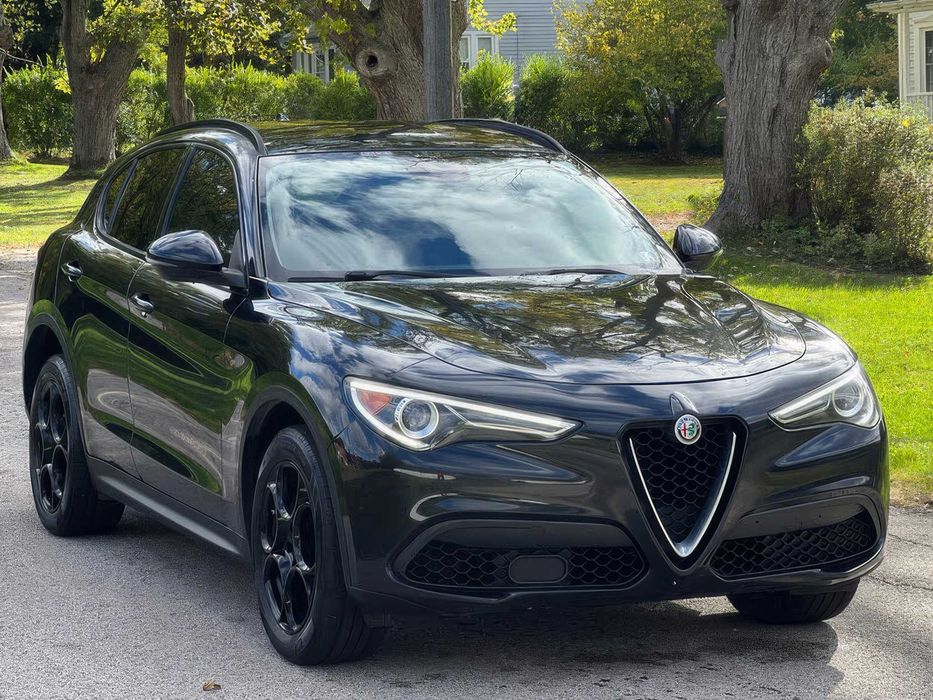 Alfa Romeo Stelvio      2018