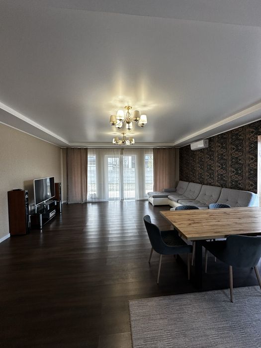 Будинок з Ремонтом та меблями в Бучі, район нової забудови