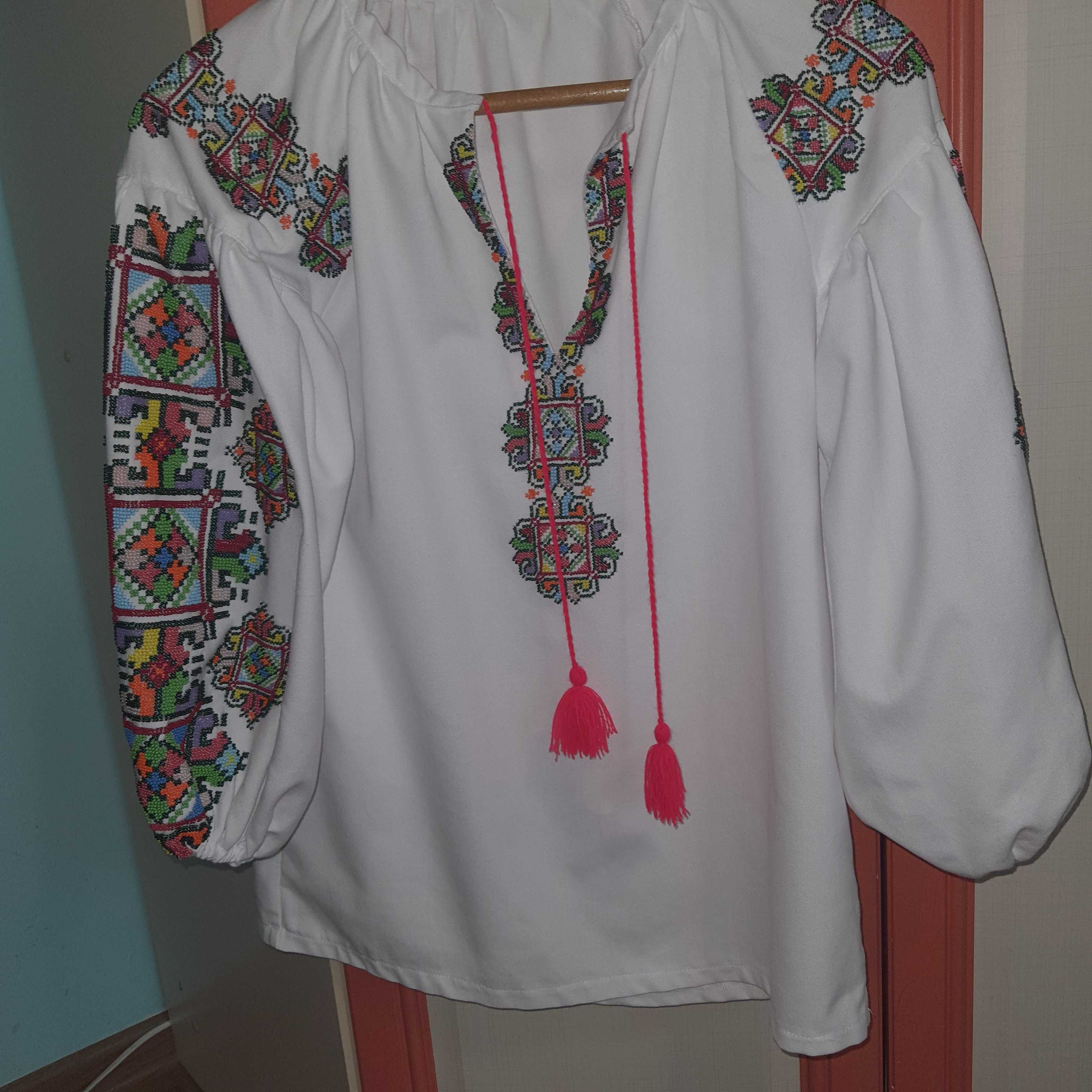 Яскрава вишиванка бохо