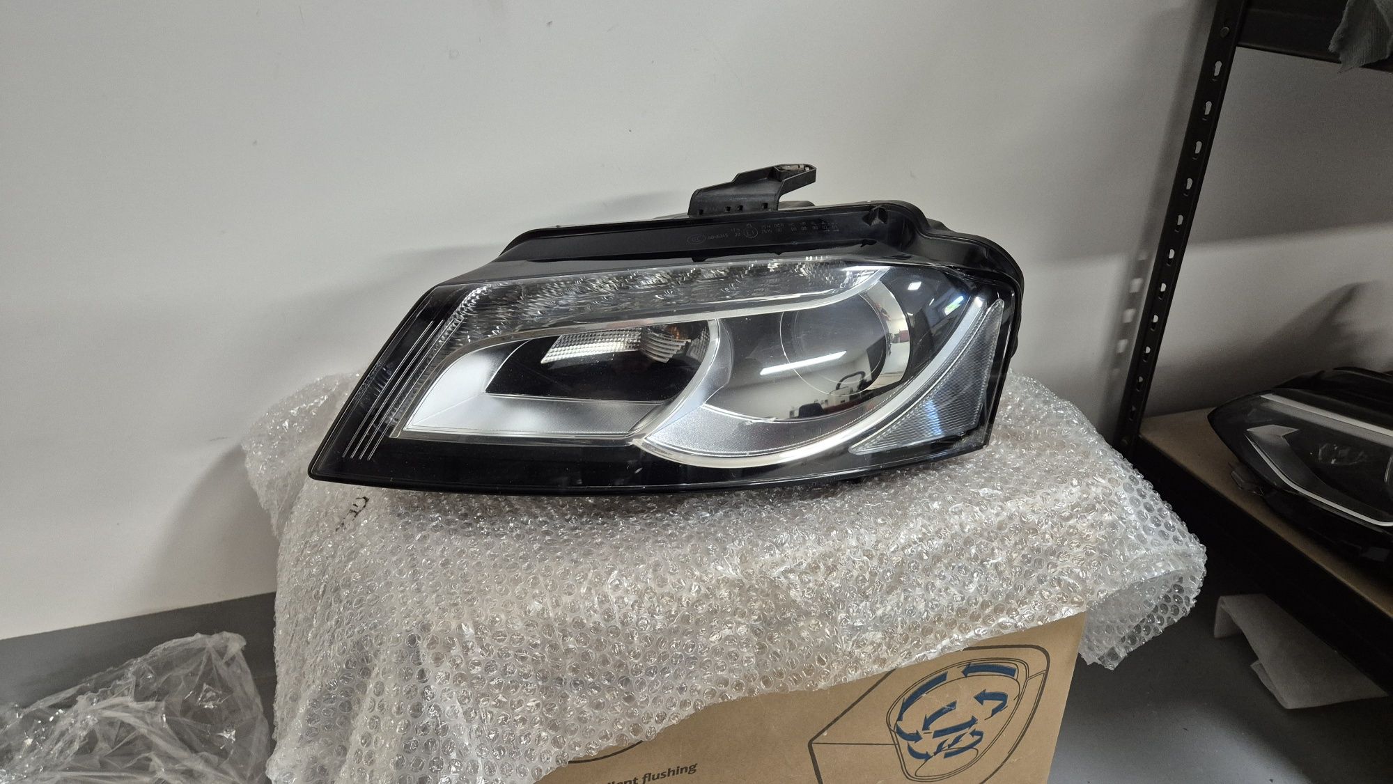 Lampa przednia LEWA AUDI A3 8P0 lift z ledem