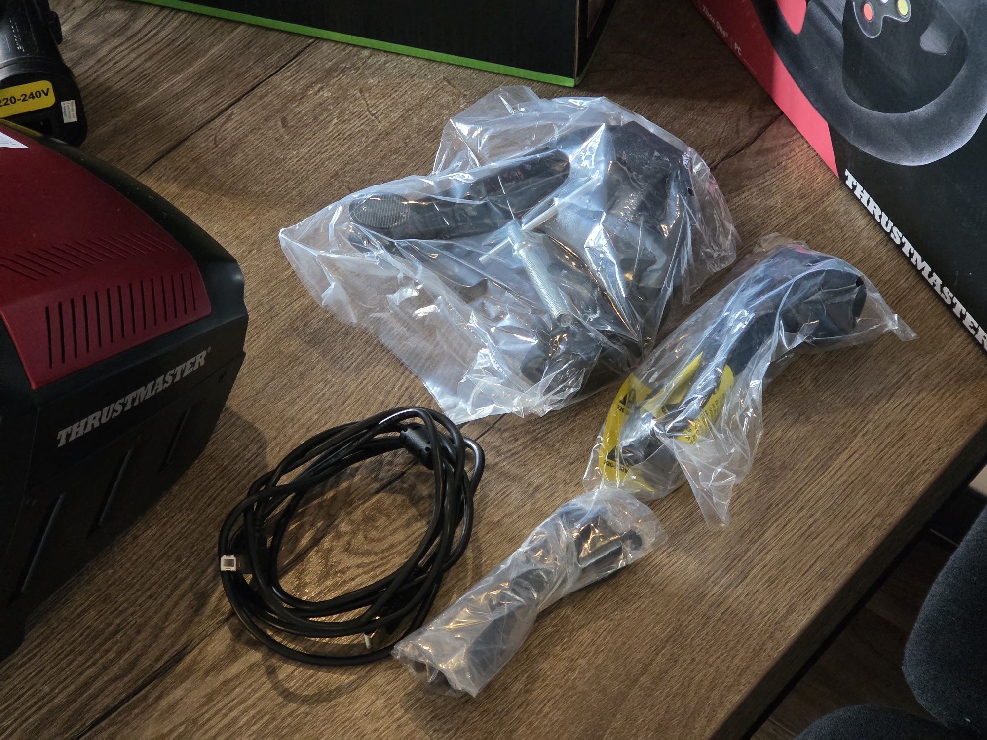 Thrustmater TS-XW Sparco R383 Serwo Trustmaster Base