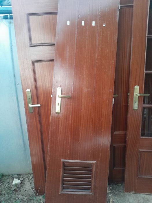 Lote de Portas  com vidro e sem vidro