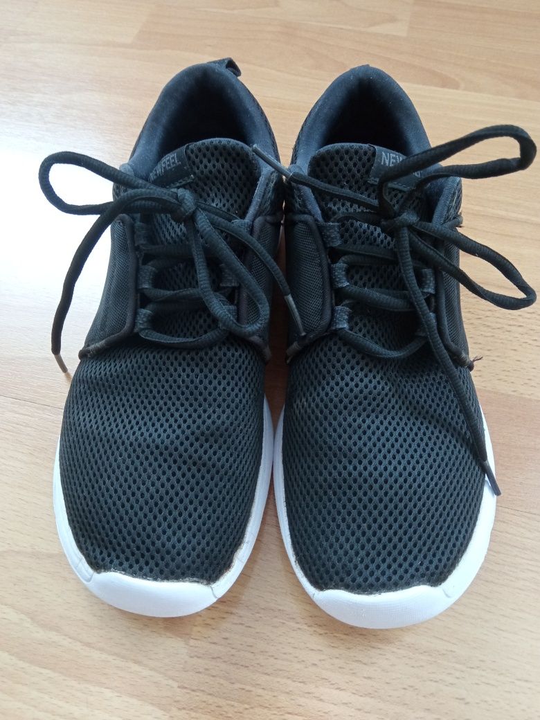 Buty sportowe męskie roz. 41