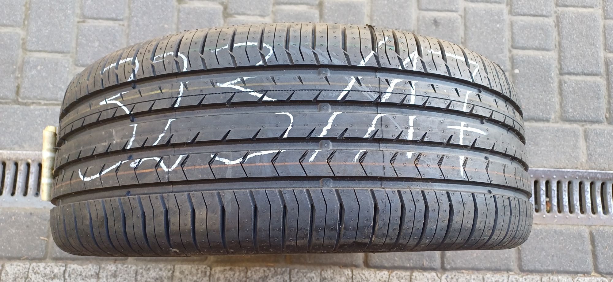CONTINENTAL 235/55R17 103W XL , pojedyńcza nie używana opona letnia.