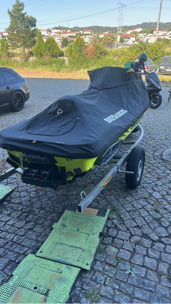 Sea doo 300 RXT RS 2019 troco por x6 ou 635d troca