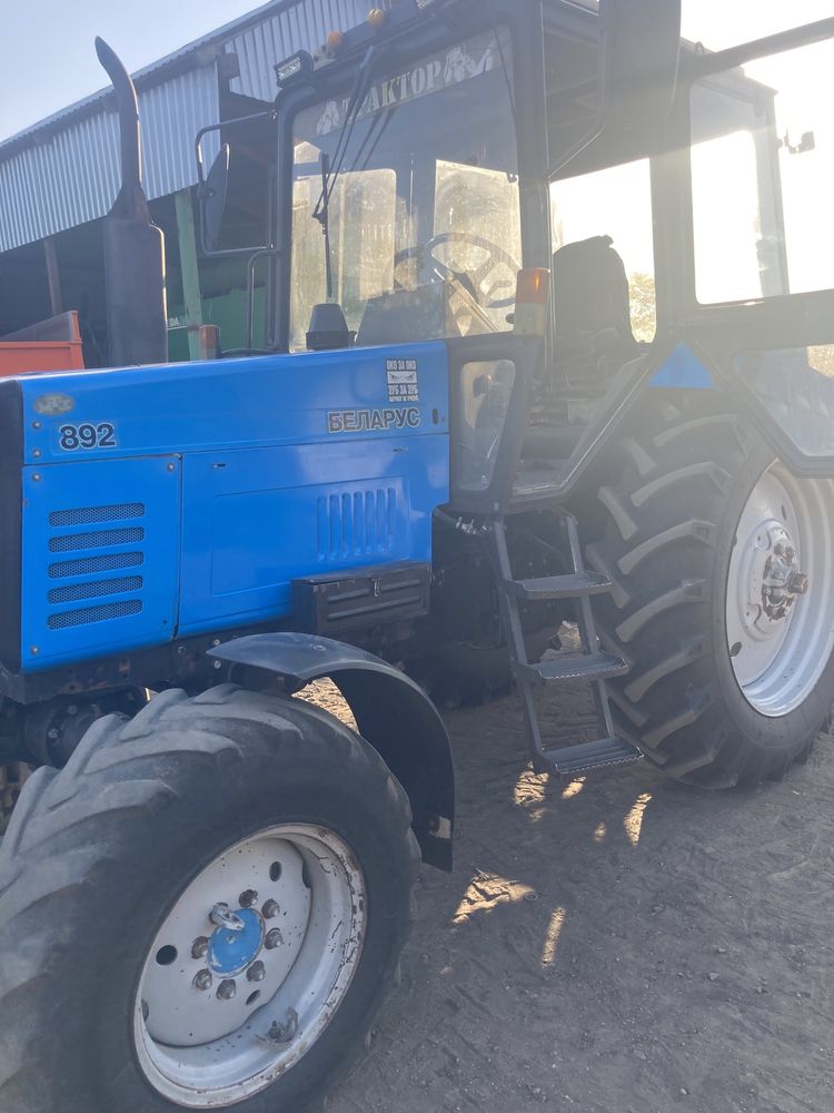 Трактор мтз 892.