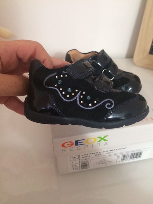 Botinha Geox tam 18