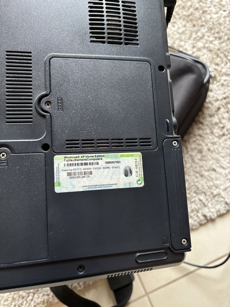 Fujitsu Siemens Amilo Pro 8010D