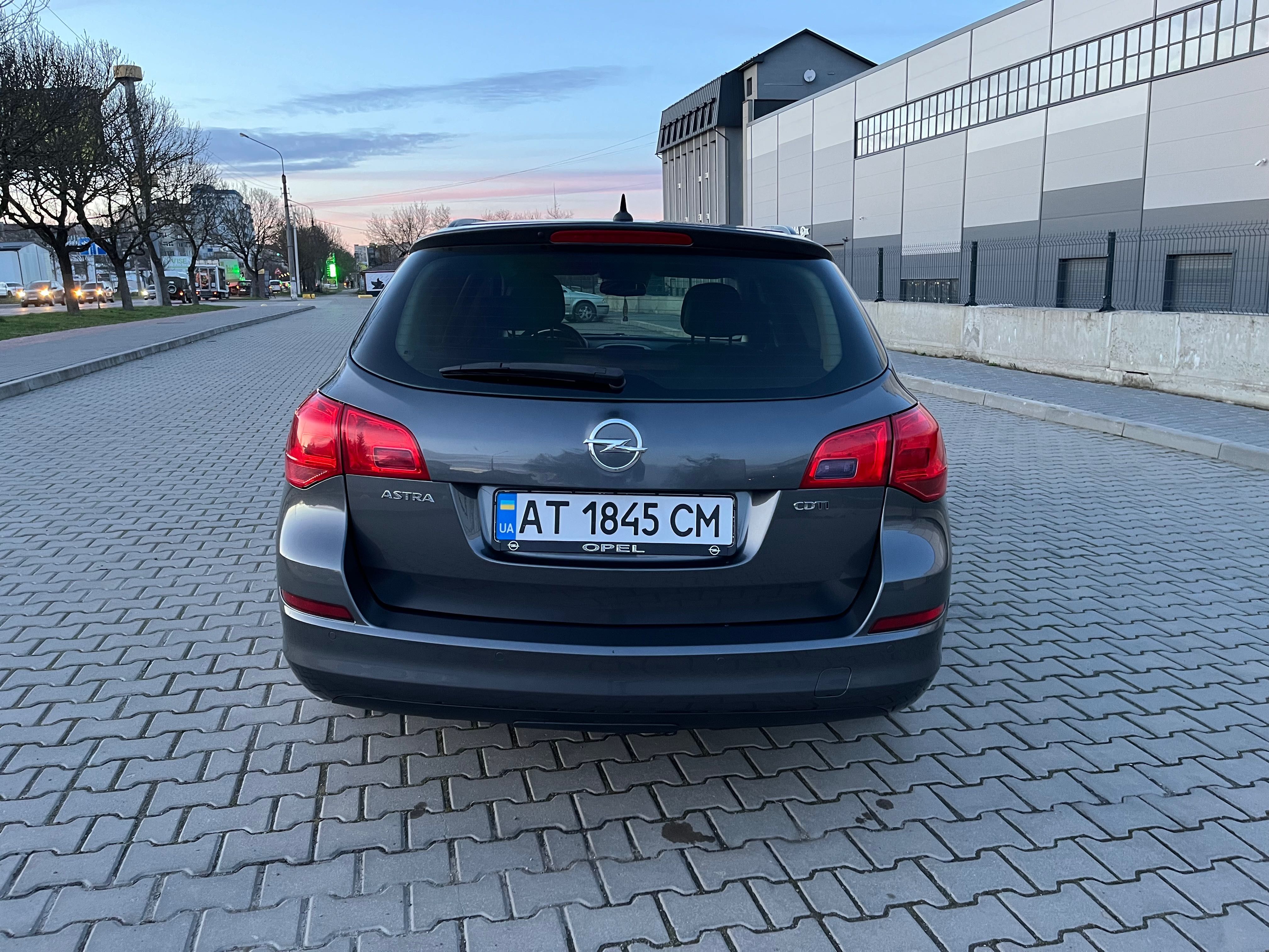 Opel Astra J Sports Tourer
