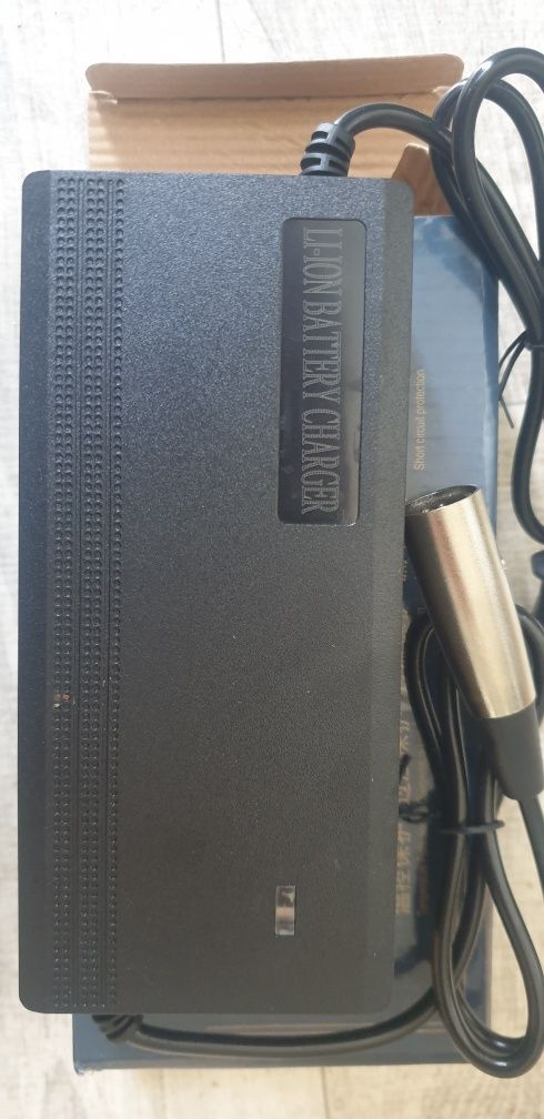 Ładowarka do roweru elektrycznego 36V Giant Sparta itp. Tranz-x 5 pin