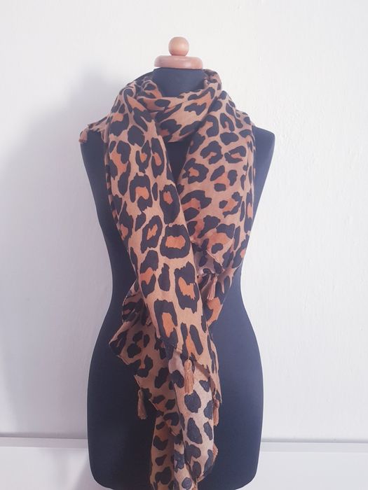 Dlugi szal damski wzor lampart marki Top Vintage