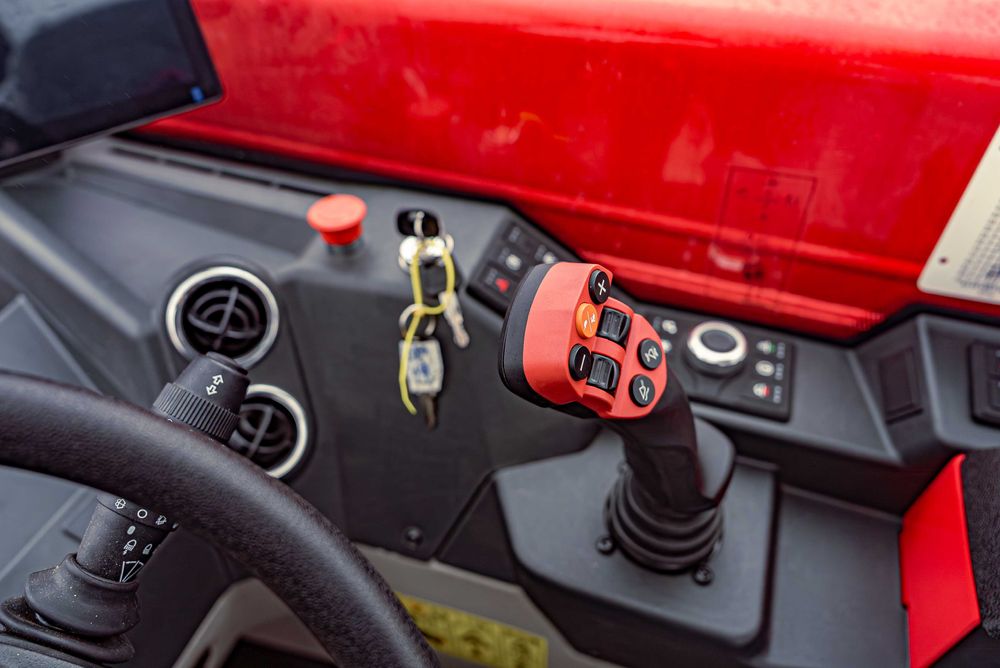 Телескопічний навантажувач Sany STH742 2025 (7м, 4.2т.)