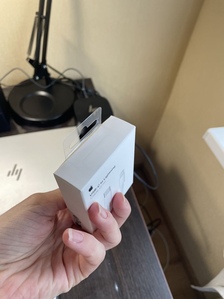 Продам кабель Apple USB-C двохметровий