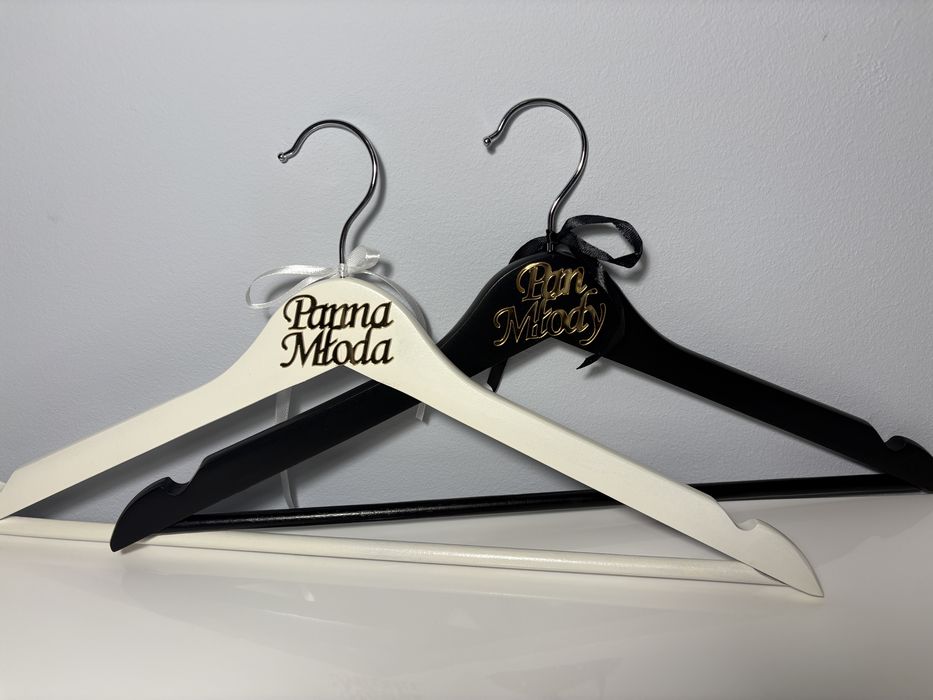 Wieszak na suknie slubna i garnitur