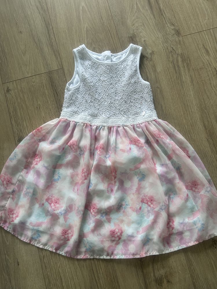 Sukienka dla dziewczynki elegancka 116