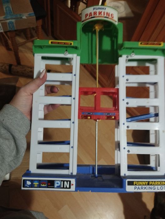 Гараж для машинок