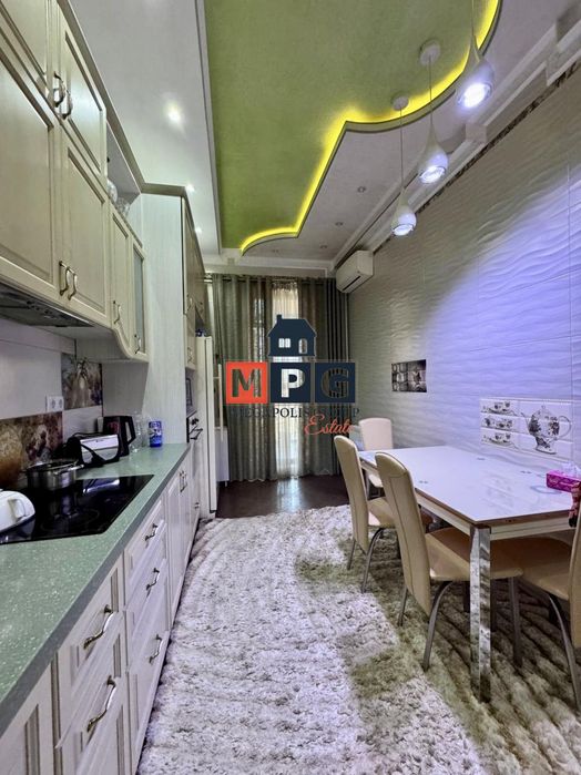 Продаж 3-кімнатної квартири / ЖК «Будинок на Набережній», Банний.