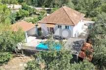 Encantador Bungalow T2 com Garagem, Terreno e Vista Magnífica perto de