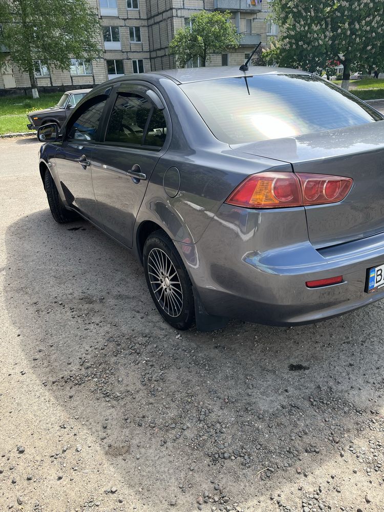 Продам MITSUBISHI Lancer