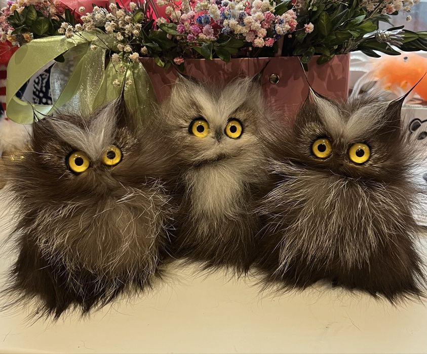 Статуетка ,сувенір ,сови з натурального хутра