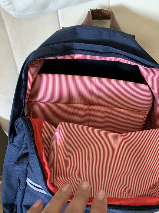 Mochila para portatil azul escura