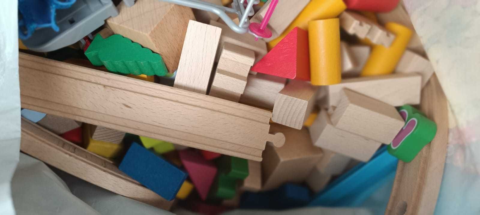 Torba zabawek. Lalki, puzzle itp