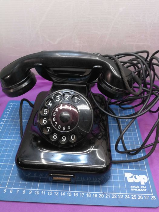 zabytkowy telefon z lat 50-tych W-48 Siemens? z firmy Mix & Genest