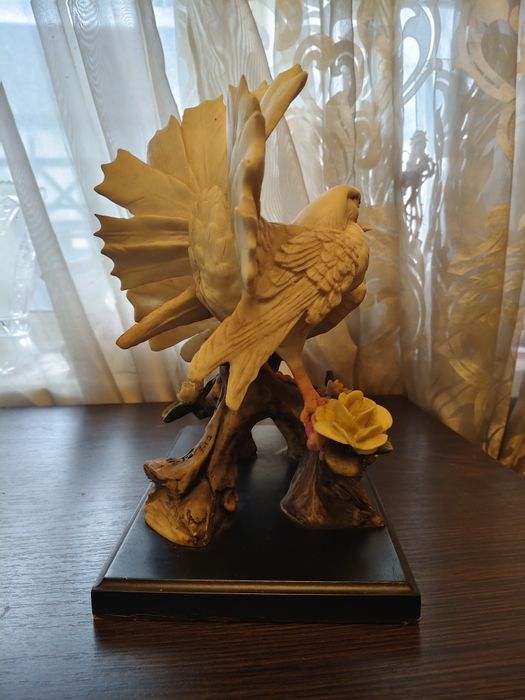 Статуэтка голуби