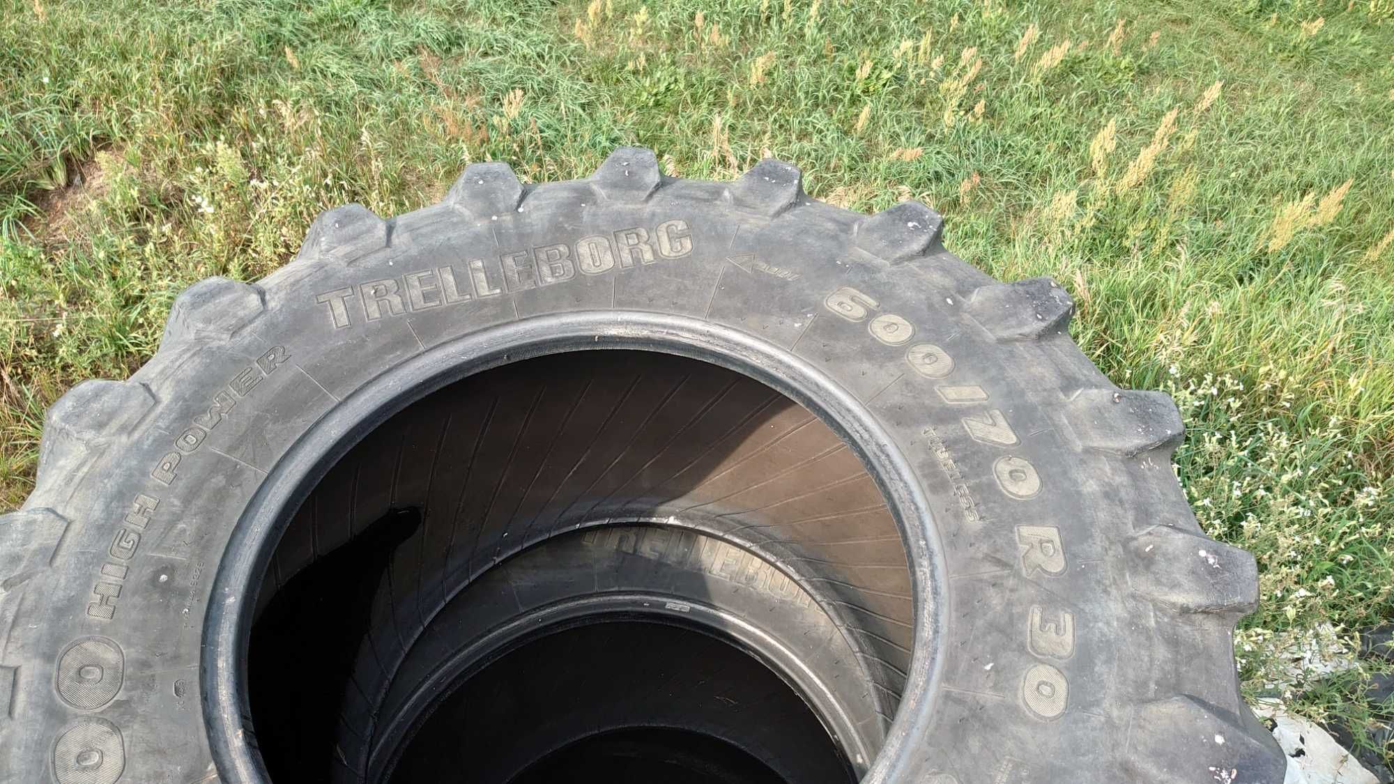 Kpl. Opon rolniczych 600/70r30 tył 710/70r38