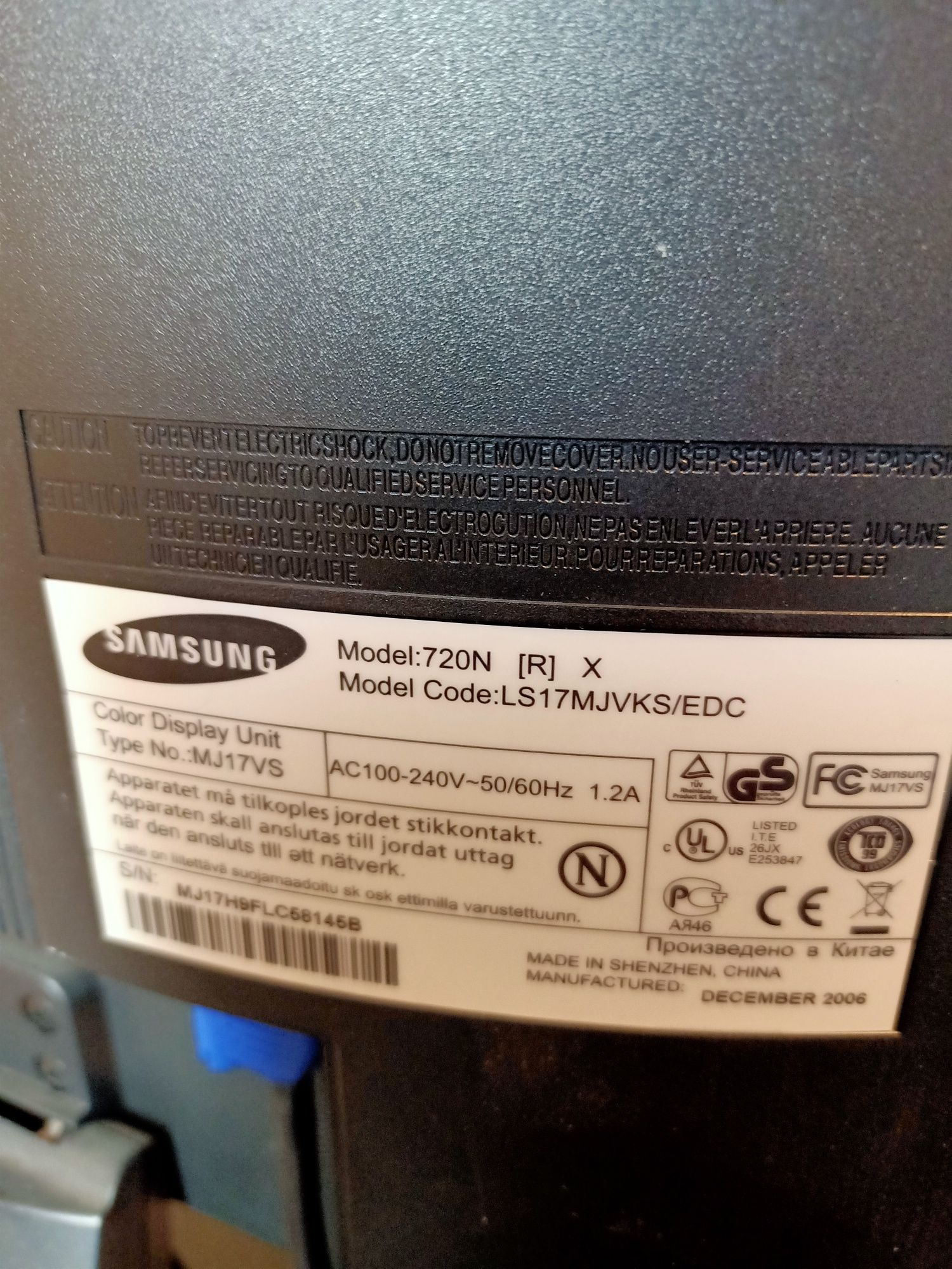 Kmputer retro +Monitor Samsung Sync Master model 720N 17 CALI