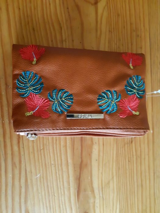 Carteira de senhora - NOVA Marca INSIDE