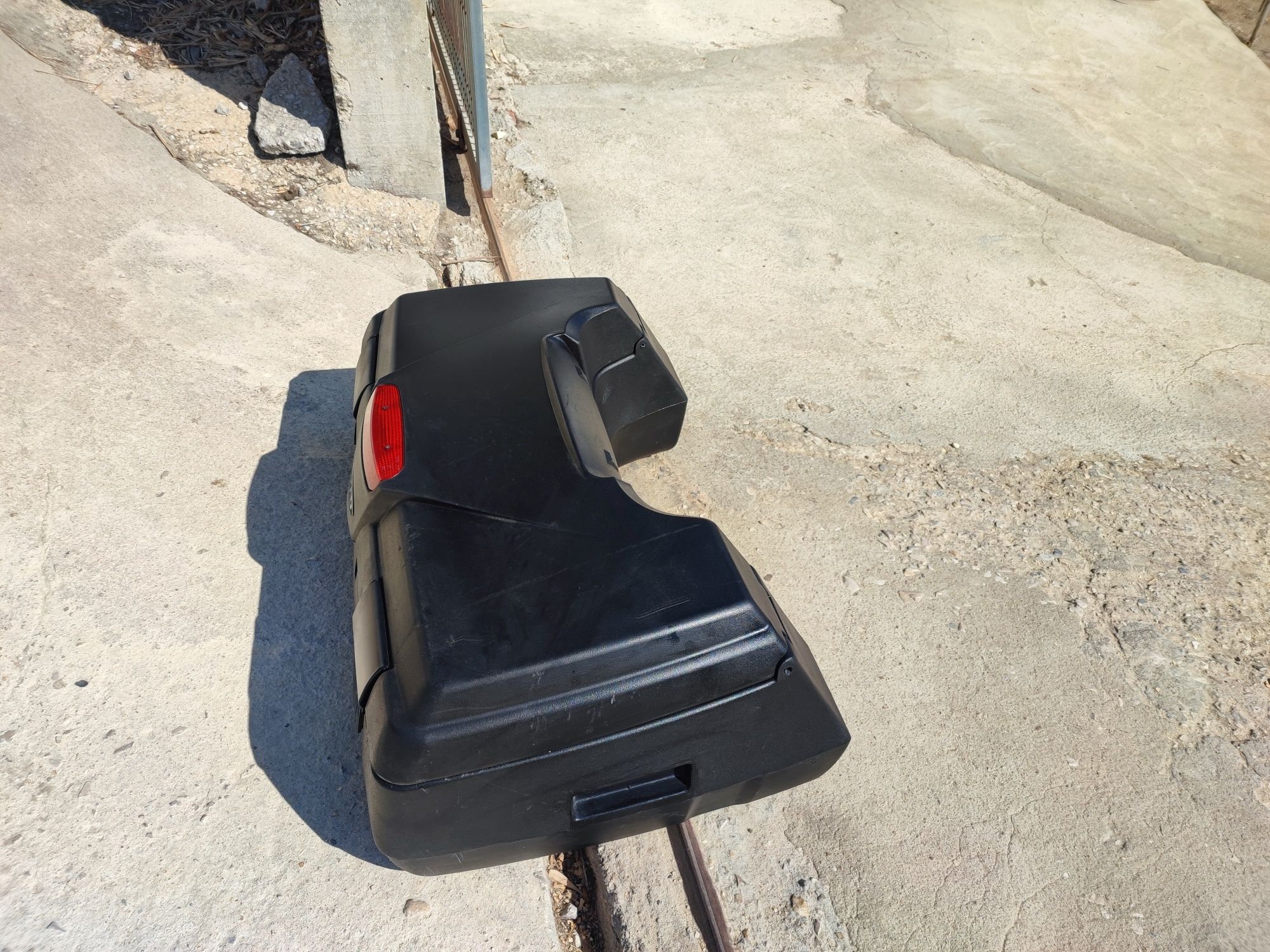 Caixo traseira moto 4