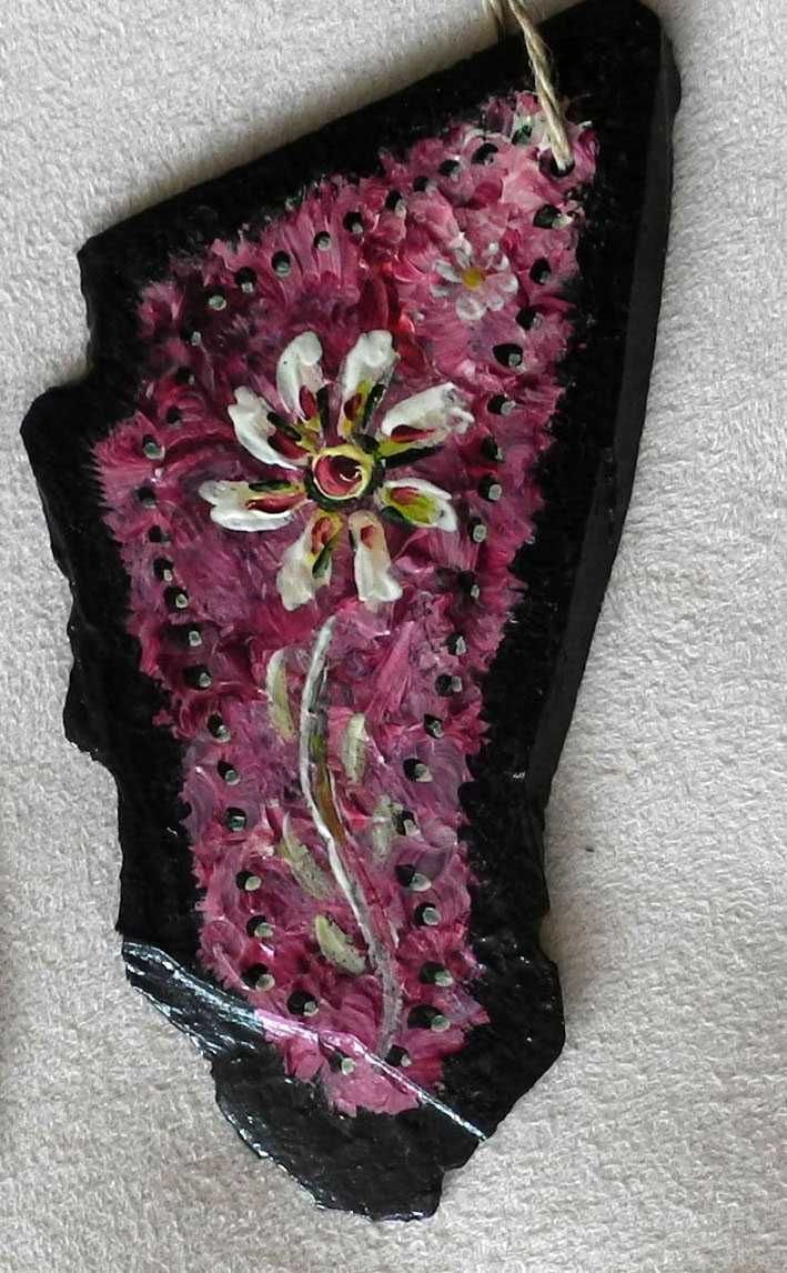 Artystyczny, dwustronny wisiorek z łupka – handmade/rękodzieło