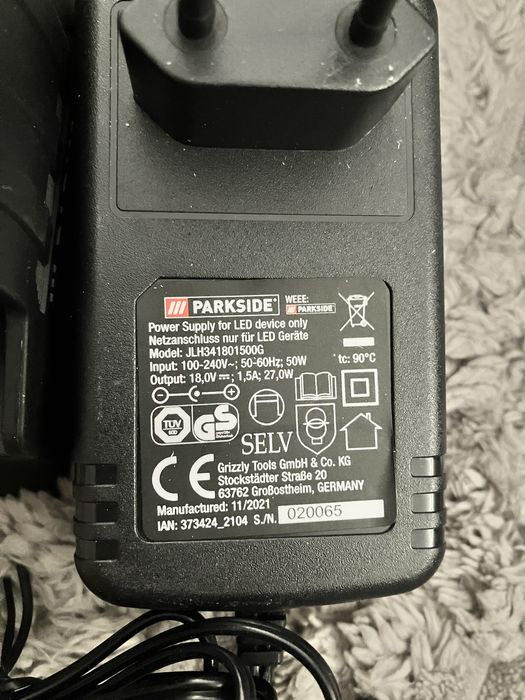Reflektor LED Parkside PLSA 20-Li A1 akumulatorowy 2000 lm zasilacz