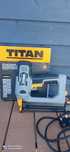 TITAN Pistolet elektryczny gwoździarka do gwoździ 30mm 2100w 240V