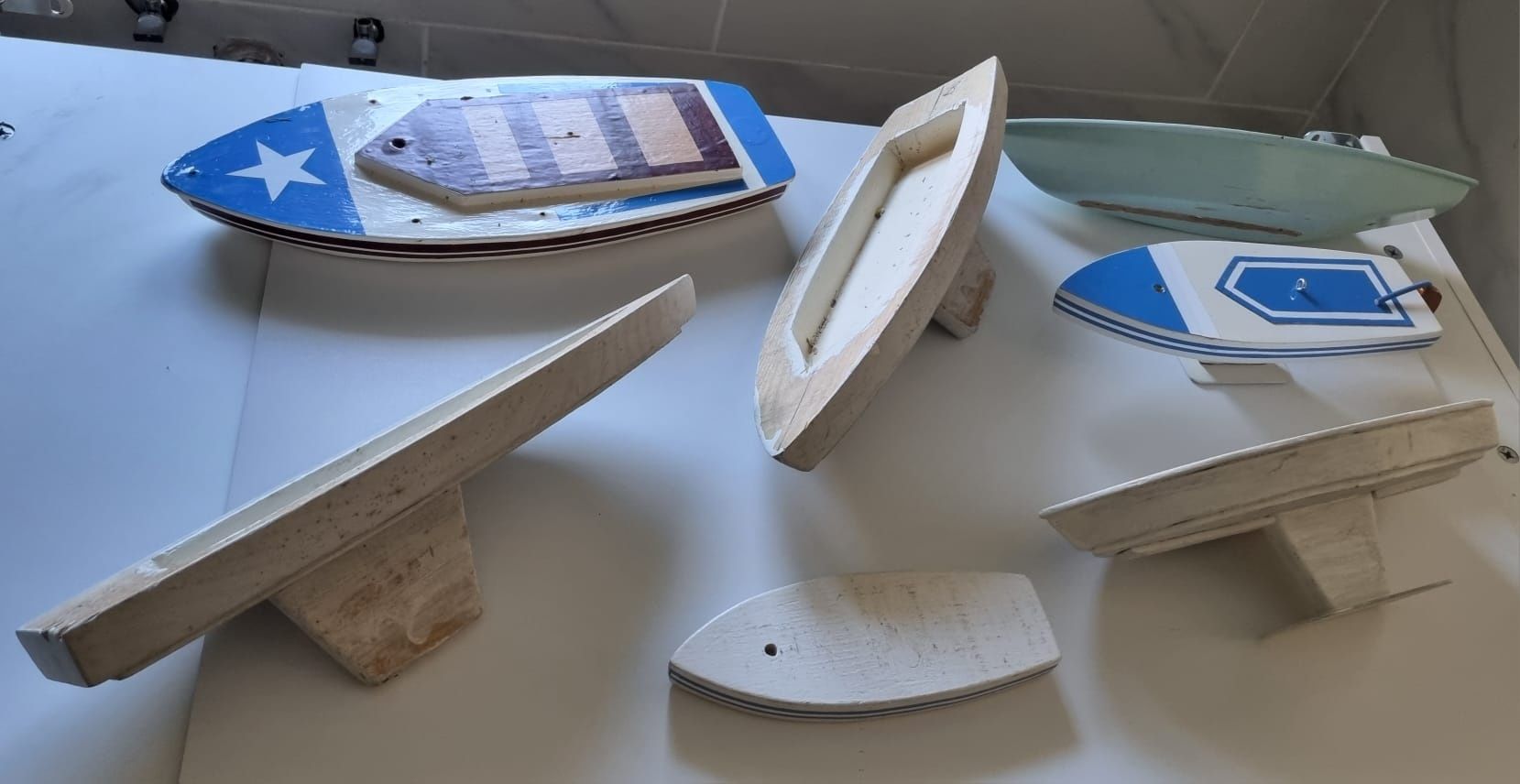 Lote de Barcos em Madeira para Restauro