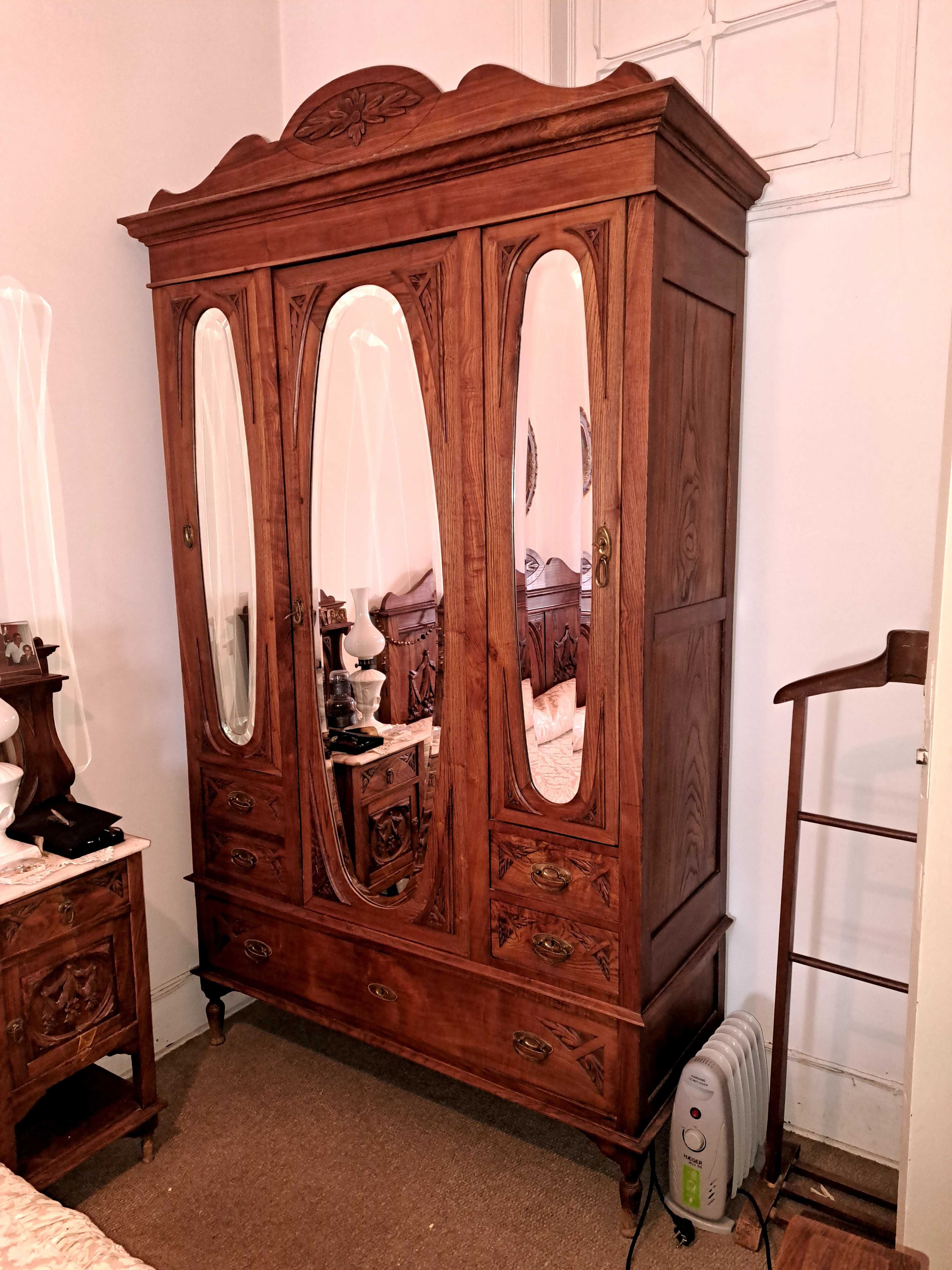 Mobília de quarto antiga