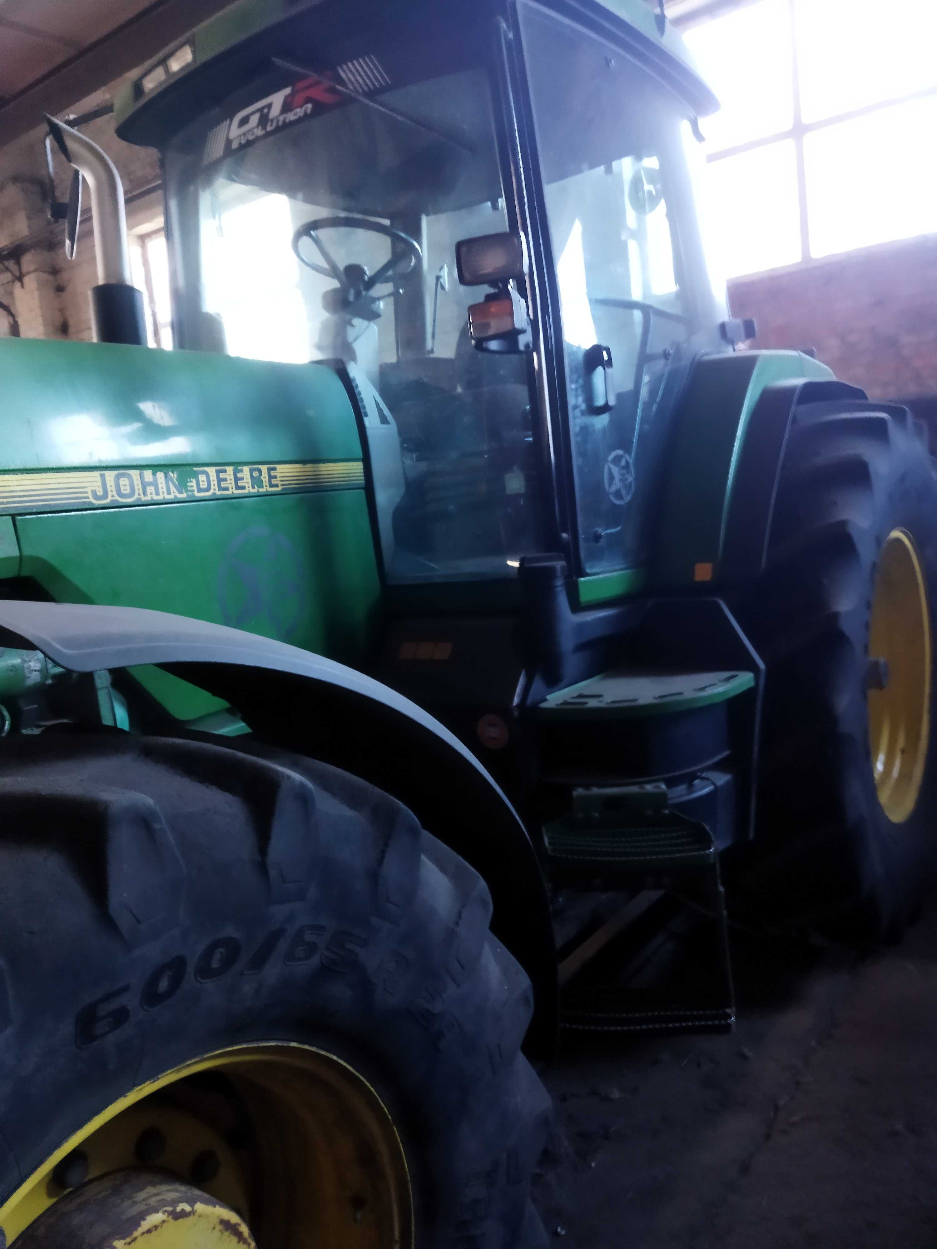 Продаю трактор John Deere 8400  1999 р.в.