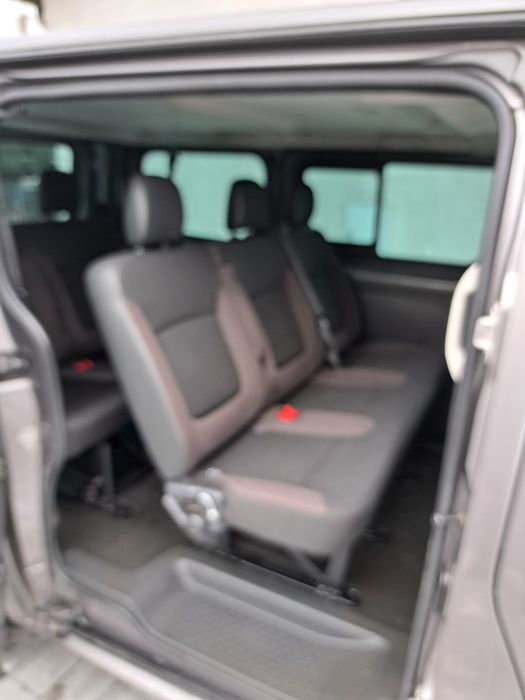 Renault trafic vivaro talento 1.6 d 145KM 8 osob nawigacja alusy Led