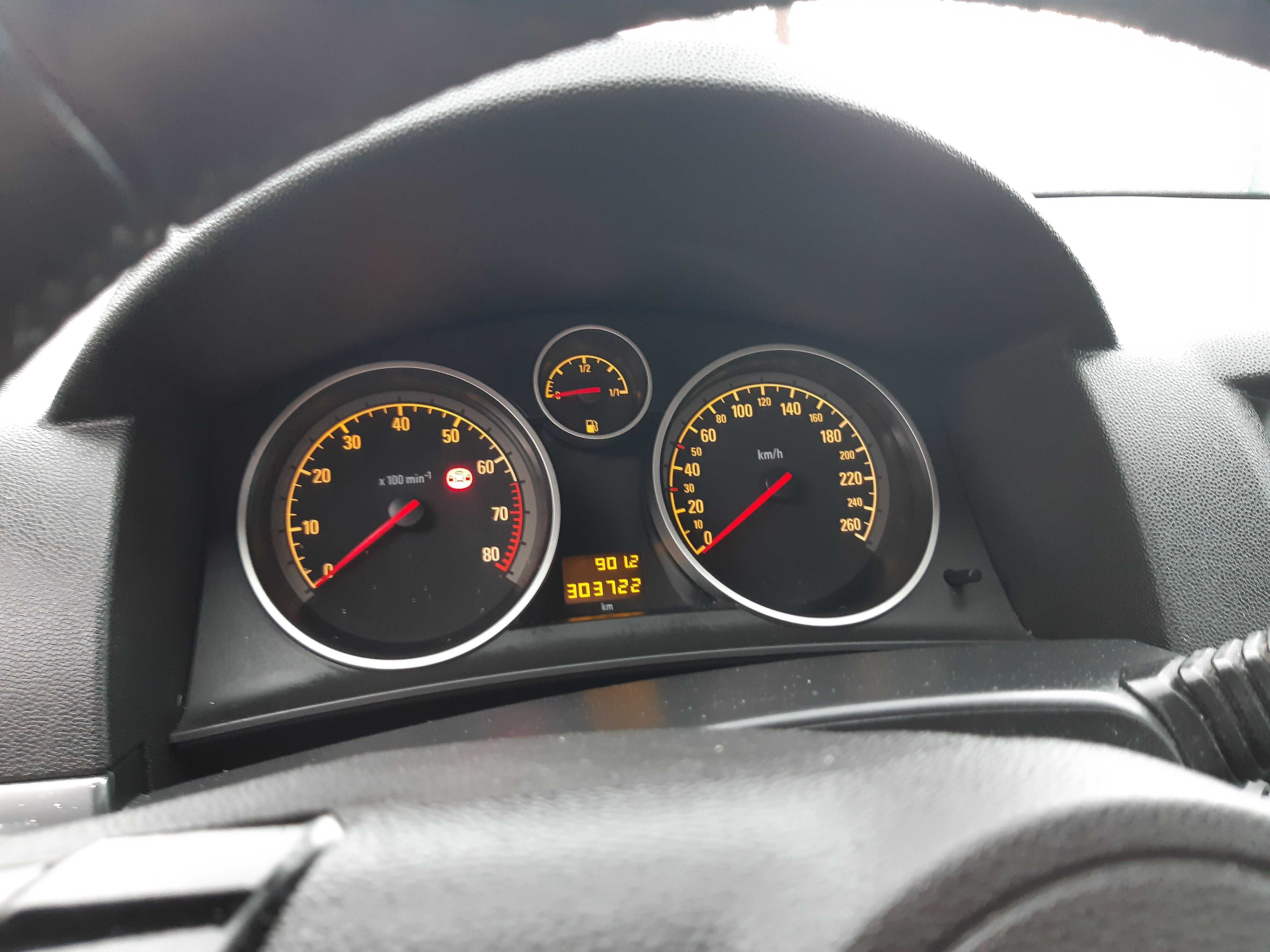 Opel Astra H benzyna +gaz          silnik po remoncie w tym roku,