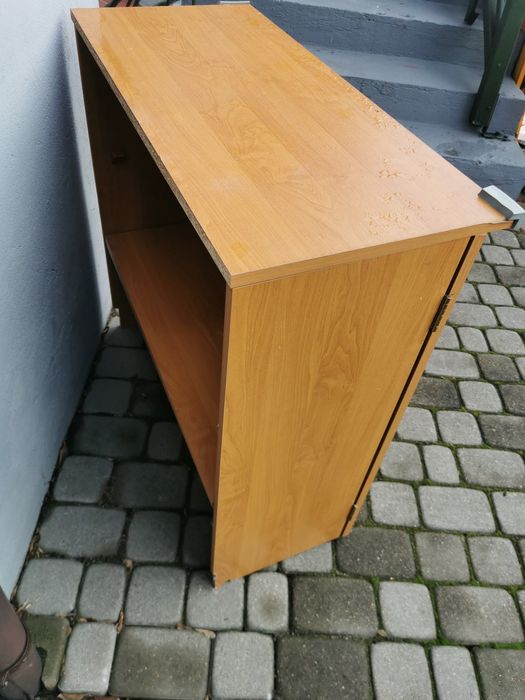 Listwy drewniane i szafki oddam